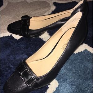 Joan & David black leather pumps